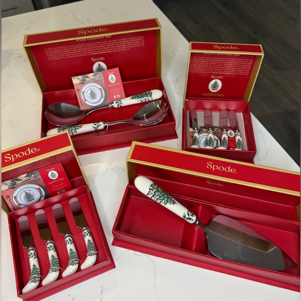 Spode Red and Green Holiday Serving Set